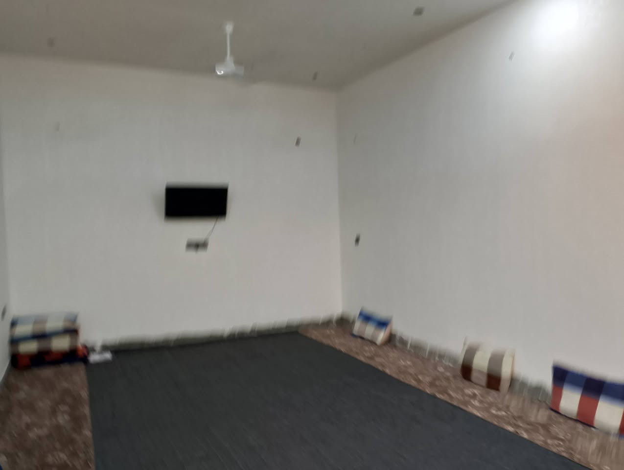 سلام عليكم دار للبيع المساحة 200 واجهة 10 ونزال 20، يحتوي البيت على: غرفتين نوم خمسة في أربعة صالات ثنين وحده فوك وحدة جوةطول ثمانية في أربعة مطبخ خمسة في تلاثة ونص براني سبعة في أربعة مناور ثنينسلام عليكم دار للبيع المساحة 200 واجهة 10 ونزال 20، يحتوي البيت على: غرفتين نوم خمسة في أربعة صالات ثنين وحده فوك وحدة جوةطول ثمانية في أربعة مطبخ خمسة في تلاثة ونص براني سبعة في أربعة مناور ثنين صحيات داخلايات صحيات خارج البيت كونكريت مسلح بنيان صار سنة واجهة البيت على مربع مبلط مطلوب اسكان موقع البيت حي العسكري خلف مدرسة العراق رقم صاحب الدار *********** صحيات داخلايات صحيات خارج البيت كونكريت مسلح بنيان صار سنة واجهة البيت على مربع مبلط مطلوب اسكان موقع البيت حي العسكري خلف مدرسة العراق رقم صاحب الدار ***********
