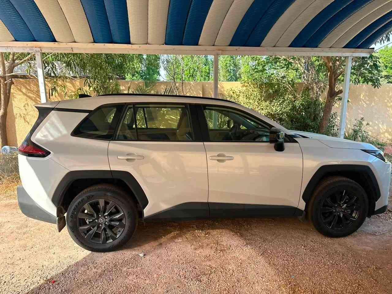 للبيع: تويوتا راف فور (RAV4) هايبرد 2026 – زيرو
* الموديل: 2026
* النوع: تويوتا راف فور هايبرد (Hybrid)
* الحالة: زيرو (غير مستخدمة)
* الدفع: رباعي (4WD)
* المحرك: 4 سلندر
* اللون: أبيض
* الاستعمال: خصوصي
* الاستيراد: بغداد
* السعر: 60,000,000 دينار عراقي (قابل للتفاوض)

ملاحظة: السيارة زيرو وبحالة ممتازة وجاهزة لنقل الملكية *********** 
واتساب ***********
