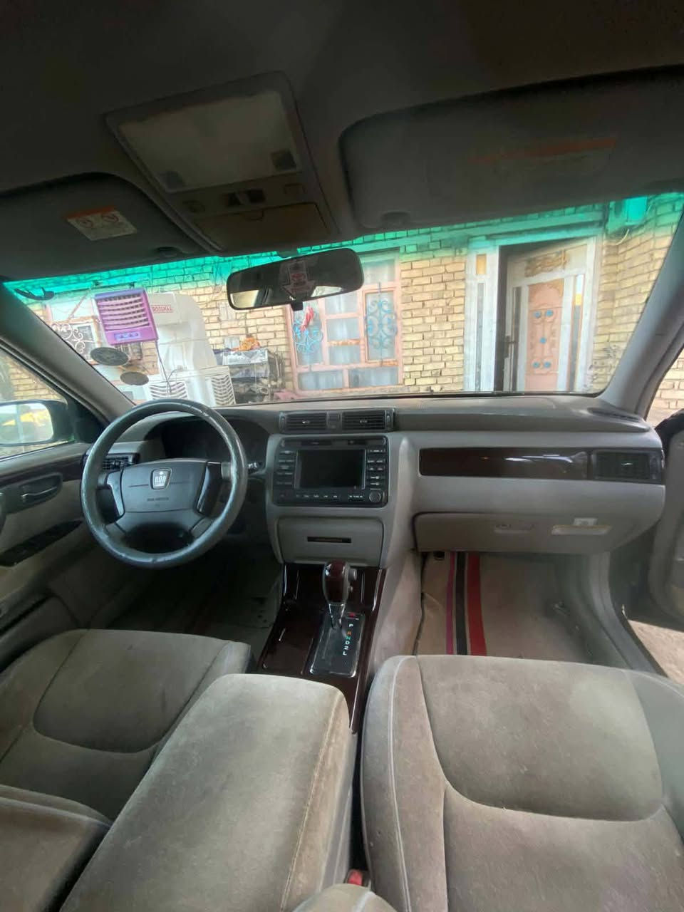 السلام عليكم كراون ملكة للبيع 
مكينة  ديفور الچبير
كرستال اصلا 
ثلاجه خلفية 
شاشة كرستال 
مري شفط 
لايت زنون
ويل كب نجمه نفطي 
تواير جدد
كص جنطة بيها رقم سليمانية حفر اصلي بدون سنوية مكينة كير تبريد حدادية كلة بوضع الشركة السيارة مكانها ذي قار الشطرة 
السعر 34 ورقة
استفسار اكثر 
***********
