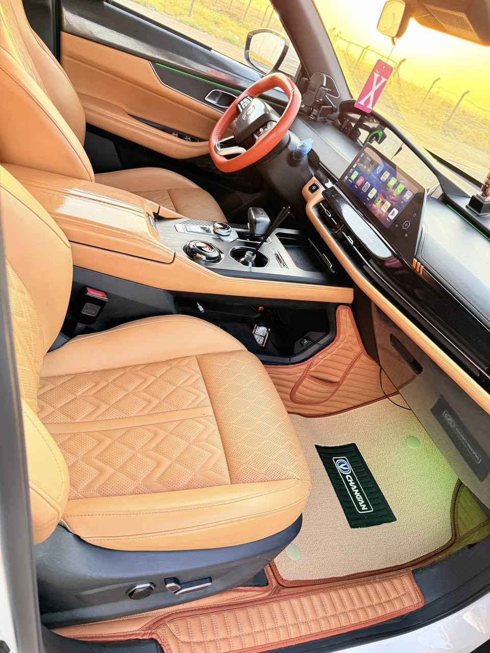 ‏السيارة مثل ما معروف عليها فول مواصفات سيارة نظيفة 95%
‏كلش حلوة وتعبانة عليها مشتغلها عازل صوت أربع بيبان عازل الصوت كامل للسيارة أرضيات تفصال على لون الداخل السيارة 
‏السعر 36, مليون بيها مجال تفاوض شراي اتصل رقم الهاتف *********** عنوان السيارة بغداد الحسينية المعامل
