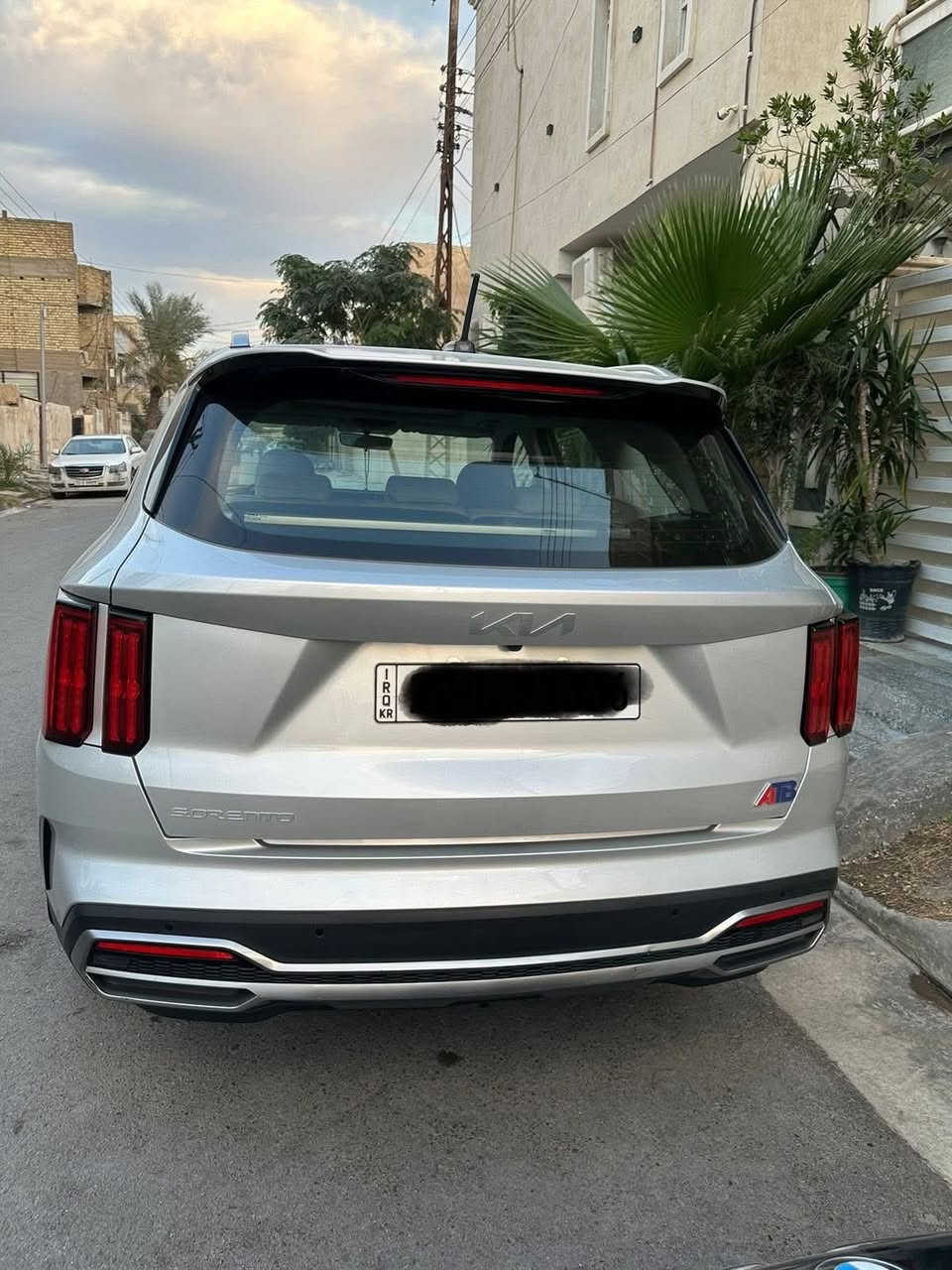 السلام عليكم سورنتو  خليجيه موديل 23 مكفوله كفاله عامه حته من الشخط السياره جديده شادله تخم تايرات جدد  ماشيه 52 

مواصفات فول واحد على واحد 

بصمه  + تشغيل عن بعد 

بنوراما

مري شفط 

كشنات كهرباء 

مكينه 4 سلندر 

حساس امامي خلفي و رادار جانبي 

اناره داخليه 7 الولان 

وبعد بيه هواي مواصفات 

رقم اربيل شركه الالق بل بنوك 

مكاني بغداد البلديات  سعر 250  وبيه مجال 

***********
