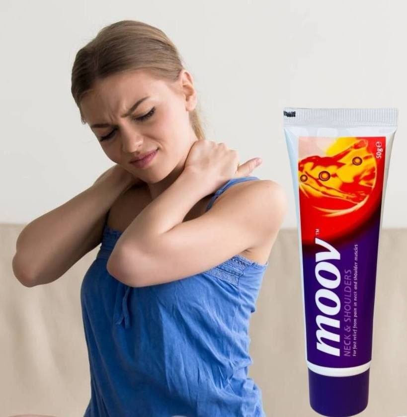 🟣moov cream 💯🇮🇳
🟣كريم موف الهندي هو كريم موضعي لتدليك المفاصل والعضلات 💪 ، حيث يعمل على تنشيط الدورة الدموية 🔴، ويعتبر سهل الامتصاص من قبل الجلد وهو أيضاً سريع المفعول... 
🟣دواعي استعمال كريم موفmoov :-
1-يستعمل في تخفيف ألم العضلات الناتجة عن التعب والارهاق كذلك الألام الناتجه عن تيبس العضلات والتواء المفاصل وحالات الروماتيزم المشابه
2- علاج تكميلي ومساعد في الحالات المزمنه لذلك فهو لا يمكن ان علاج اساسي ولا يمكن الاعتماد عليه وحده
3- يعالج الآلام الخفيفه و المتوسطه الشدة ، مثل الآلام الناتجه عن النوم بطريقه خطأ (ألآم تيبس الرقبه ) أو آلام تغيرات الجو وتقلبات درجه الحراره بالاضافه الى تعب العضلات َوالرضوض والكدمات
4- يستعمل كمسكن موضعي ومؤقت للآلام
6- يستخدم فى حالات اصابة الملاعب
7- يعتبر كريم موف علاج فعال فى حالة الكدمات و الرضوض
طريقة استخدام كريم موف :
✅ يتم وضع كمية مناسبة من moov cream كريم موف على المنطقة المصابة وبكمية مناسبة يتم تدليك الجلد ، أما  استخدامه بعد حمام ساخن  من 2- 3 مرات يوميا
#الاصلي المنشأ الهند🇮🇳💯
سعر الدرزن 
يوجد لدينا توصيل الجميع محافظات العراق✔️✔️


**إذا كنت صاحب هذا الإعلان وتريد حذفه لأي سبب، رجاءا أرسل رسالة إلى الدعم الفني**