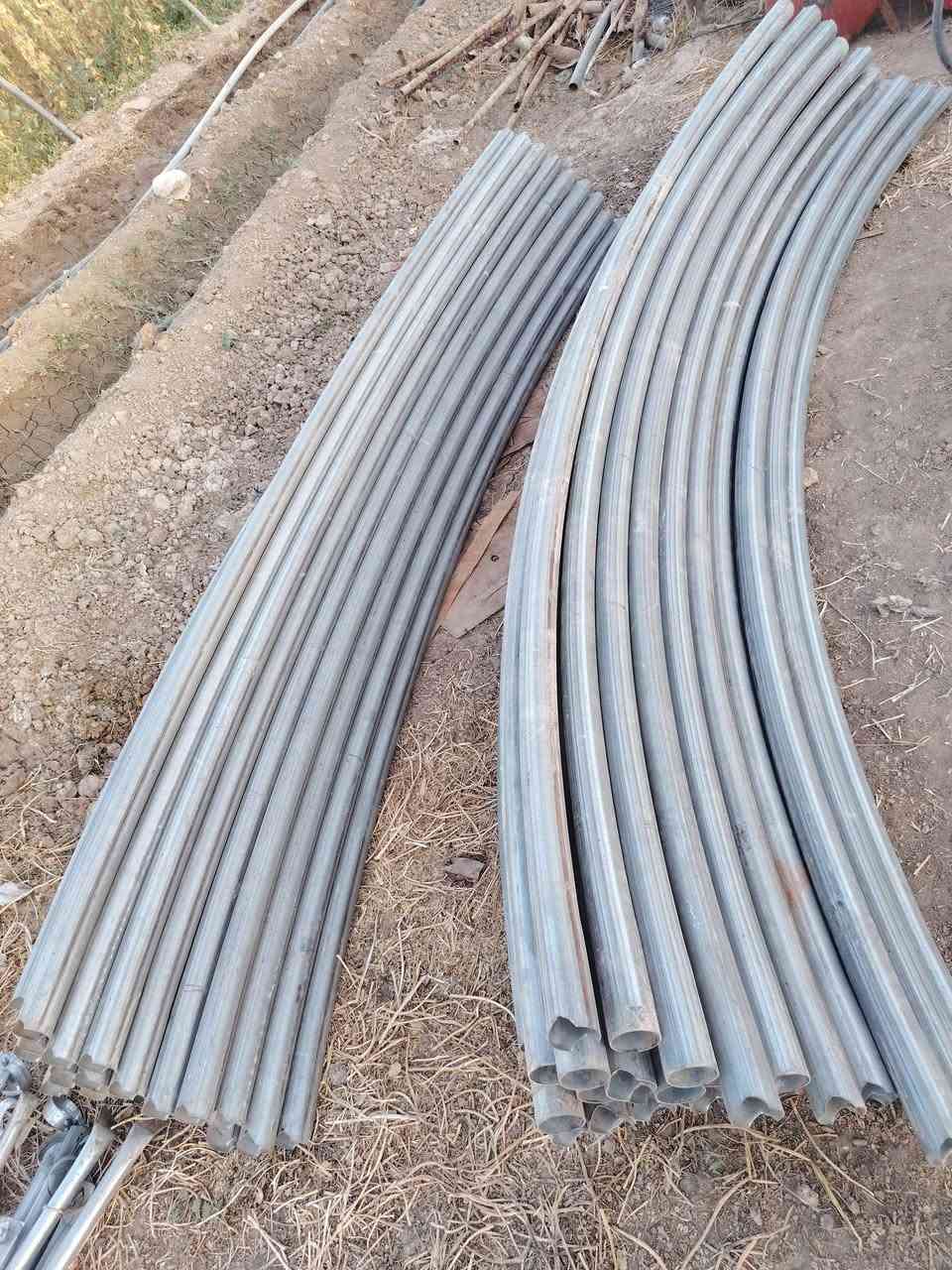 سلام عليكم بيوت زجاجيه لبيع نضافه 100٪100 52متر  22قوس مكان الحله جبله الخاص مفتوح ***********
