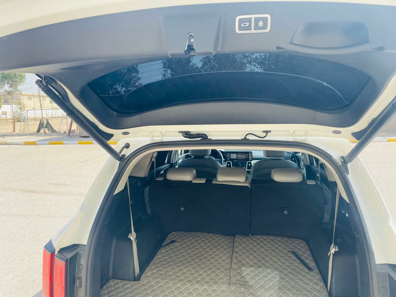 كيا سورنتو 2021 خليجية
سيارة مكفولة من الصبغ سيارة جديدة جدا استعمال شخصي على ايد الي مستوردها ، هزة وسنوية جديدة ،السيارة باسمي ، ورقمها بغداد 
 فول مواصفات عدا البانوراما 
محرك 6سلندر 
كشنات جلد شركة كهربائيات شاشة كبيرة 
جنطة كهربائية وتشغيل عن بعد 
ماشية قليل حاليا ٦٣ 
الف فقط حقيقي 
شحن لاسلكي 
والعديد من المواصفات الاخرى 
بيها بارد مقدار شبر اسفل باب الخلفي .
مكان السيارة واسط الكوت مركز المدينة 
للاستفسار اكثر الاتصال على الرقم
***********
