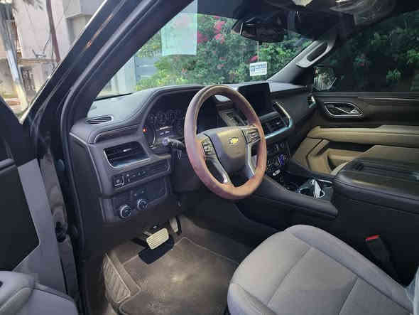 السلام عليكم تاهو  LSخليجي موديل ٢٠٢٢ للبيع مكفوله من الصبغ والتكحيل امبدل بيها كام شفت ماشيه ٦١ الف قابل للزياده باسمي السعر ٤٢٥ للاستفسار ***********
