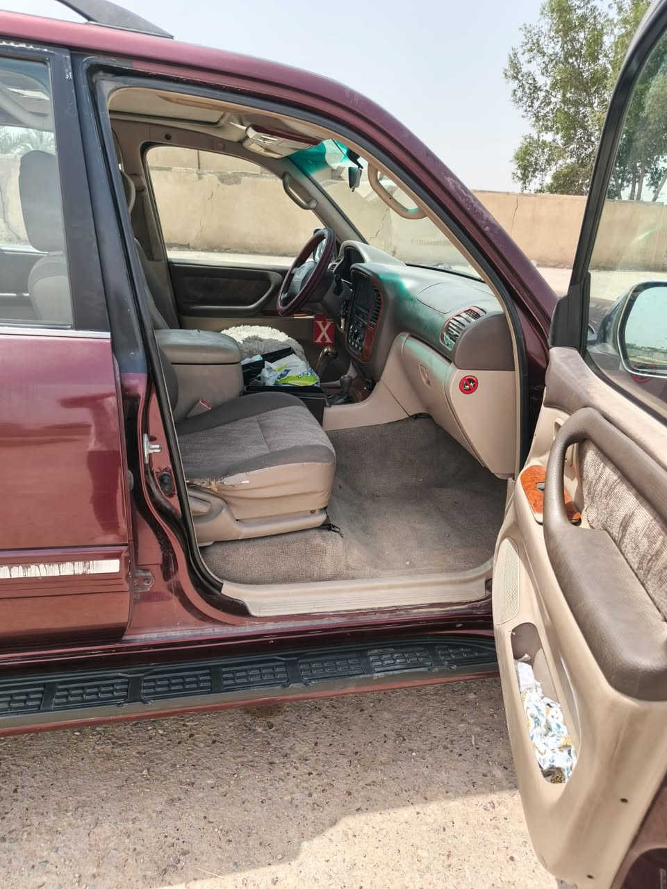 السلام عليكم ورحمة الله وبركاته
سيارة لاندكروز ادوات GXR 2001  محدثة بل كامل ٢٠٠٧ دخول سياحة متومة أرقام طبق لاصل شرط الحاسبة مصبوغة عام أثر شخوط فول مواصفات مكينه 6 كير اوتماتيك تبريد 3قطع  شاشة كامرة السعر 100وبيهة مجال المكان بغداد للاستفسار الاتصال .

***********
***********

