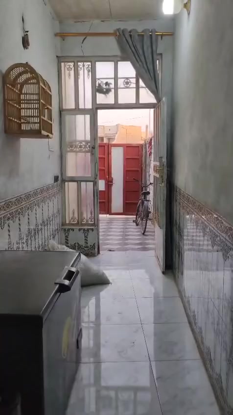 دار للبيع – الحمران / قرب مدرسة العتبة الدينية
🏡 ═════════════════════ 🏡
📍 الموقع: الحمران – قرب مدرسة العتبة الدينية
📄 نوع السند: طابو صرف
📐 المساحة: 100 م²
━━━━━━━━━━━━━━━━━━
🏠 تتكون الدار من: 🛏️ غرفة نوم
🛋️ صالة استقبال
🍽️ مطبخ
━━━━━━━━━━━━━━━━━━
💰 السعر: مراسلة واتساب أو ماسنجر فقط.
📞 للاستفسار والاتصال:
📱 ***********
━━━━━━━━━━━━━━━━━━
📢 عندك عقار للبيع؟
🏡 زراعي أو طابو صرف، راسل الصفحة أو اتصل على الرقم الموجود أعلاه.
━━━━━━━━━━━━━━━━━━
📸 يرجى أخذ سكرين شوت للمنشور وإرساله على الخاص لتسهيل المتابعة.
🌹 بالتوفيق للجميع.
