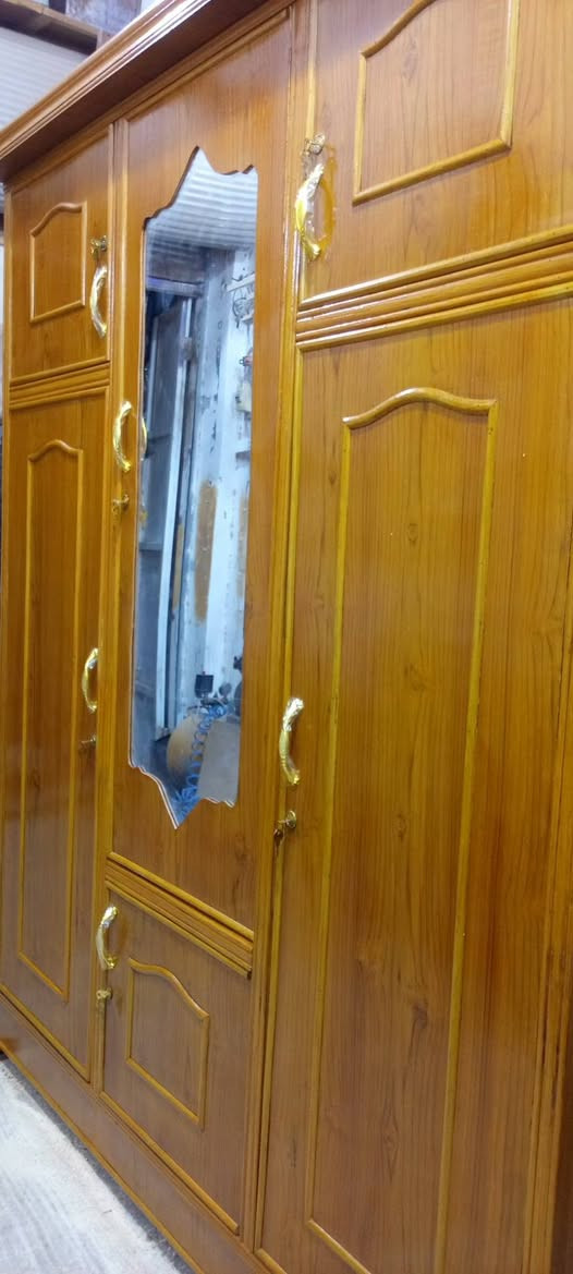 سلام عليكم كنتور 3 باب  طابقين نضيف جدآاخولجديد داخل وخارج صاج سعر 190 و بي مجال نجف مقابل قريه الغدير شارع المطحنه ***********

