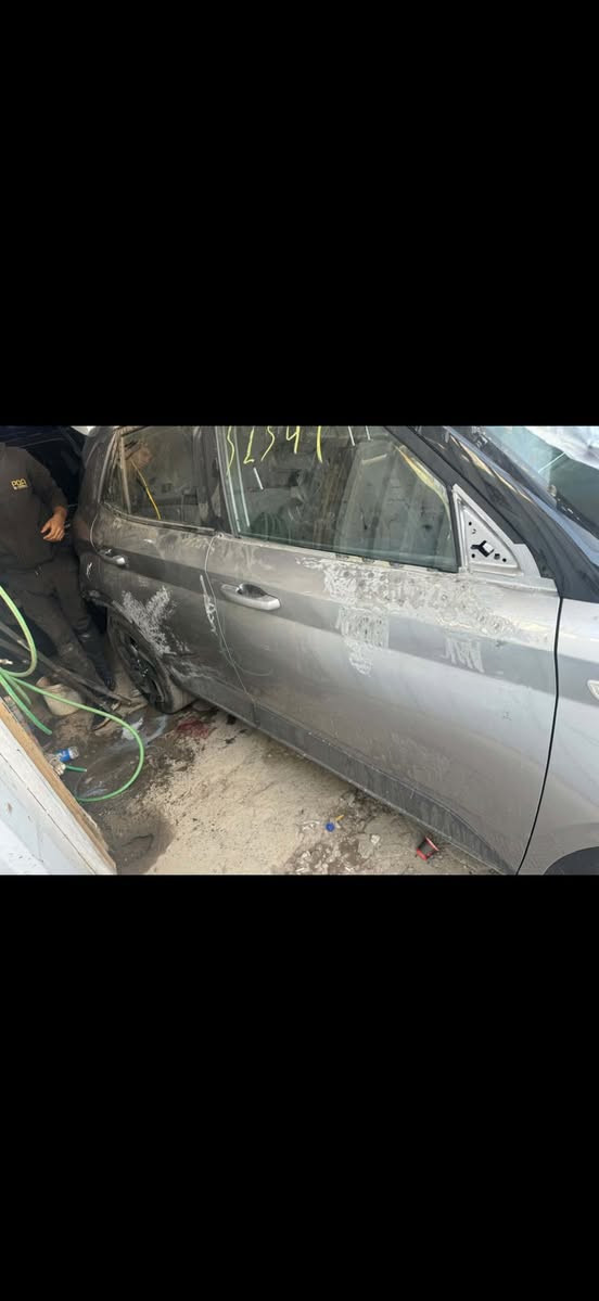 السلام عليكم
فينو 2023
ماشيه 45 ألف كيلو
ولا قطعه مبدله رقم بغداد 
فول ماعدا البصمه
صور التصليح والحادث بالمنشور 
مكاني البنوك
السعر 120
***********
