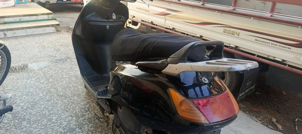 السلام عليكم دراجه سبيسي ياباني للبيع
مبدل رنكات فقط دراجة مال بيت حلوه مكينة ناعمة  السعر 400 وبيها مجال مكاني بغداد حي البتول 
للأستفسار ***********
