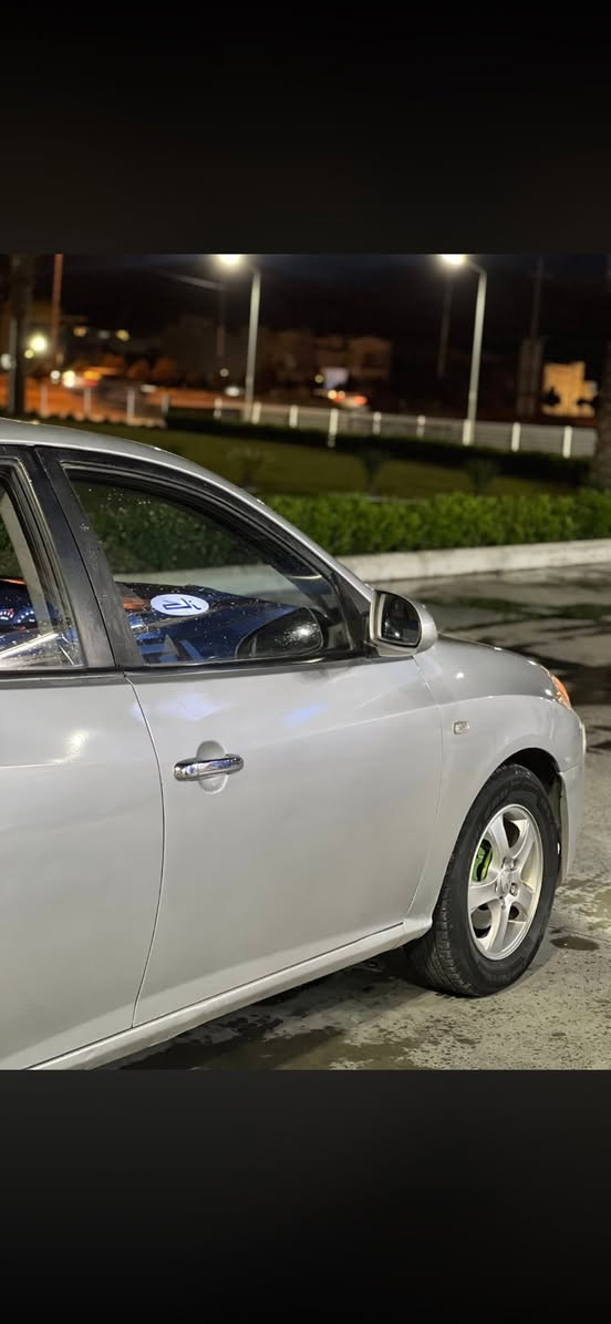 ئاڤانتی ٢٠٠٨
گێرو مەکینەو تەبرید بە شەرت 

٤ تایەی خاوێنی لە ژێرە 

پێشو پشتی توند کراوەتەوە ڕۆنی گێڕو مەکینەی تازە گۆڕاوە کەڤەر بیلادیە چرکەی تێدا نیە 

سوکان ڤۆلیۆم لایت زینۆن 

٤ کەلە دکشن بەرز  

بەشەرتی سەیارەکە خایسی نەبێ دەعمی نەبێ کەڤەر گۆڕاو نەبێ  

سەقفی نوکی پێوە نیە بێ بۆیاخ 

نرخی ٥٠ گەڵاو مەجال 

***********
