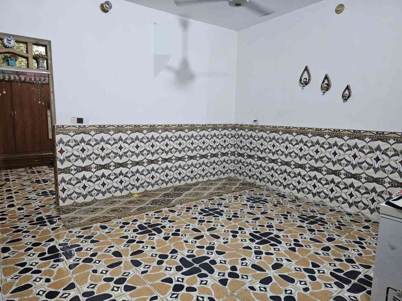 بيت للبيع مساحه 130
بناء 2024.مرتب . عكادة. 
القاط الاول غرفة وصاله ومطبخ مفتوح وديوانية وصحيات خارجية. والطابق الثانية صاله مفتوحه. العنوان. العوفية قرب افران ابو اثير. للاتصال ***********
