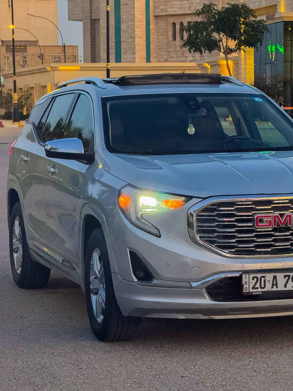 ‏GMC Terrain Denali 2018
محرك ٢٠٠٠ توربو💪🏻 (المرغوب)
بدون اريباك ✋🏼
سقف بانوراما 
بصمة ابواب
جنطة كهرباء
كامرات٣٦٠
حساسات امامي خلفي
شحن لاسلكي
كشنات كهرباء
كشنات تدفئه تبريد
كشنات خلفيه تدفئه
تذكير بالكشنات الخلفيه في حال نسيان شي
كروس مثبت سرعة
مانع تصادم
رادار 
كشن خزن ميموري
بانوراما
شاشة كار بلي
تحكمات ستيرن
لايت دوار
كير ١٠ نمر ويه البك
منافذ كهرباء
رادار 
٤ مودات للقيادة
هاند بريك كهرباء
لايت زينون
حدادية وادامة جديدة
وبعد بيها مواصفات الدينالي معروفة مواصفاتها
حادثها قبق جنطه فقط ونفسه مصبوغ والبنيد للجمالية
السيارة رقم ديالى الجديد بإسمي
السيارة للمراوس حسب القناعة
🛑صور الحادث مُرفقه
***********
