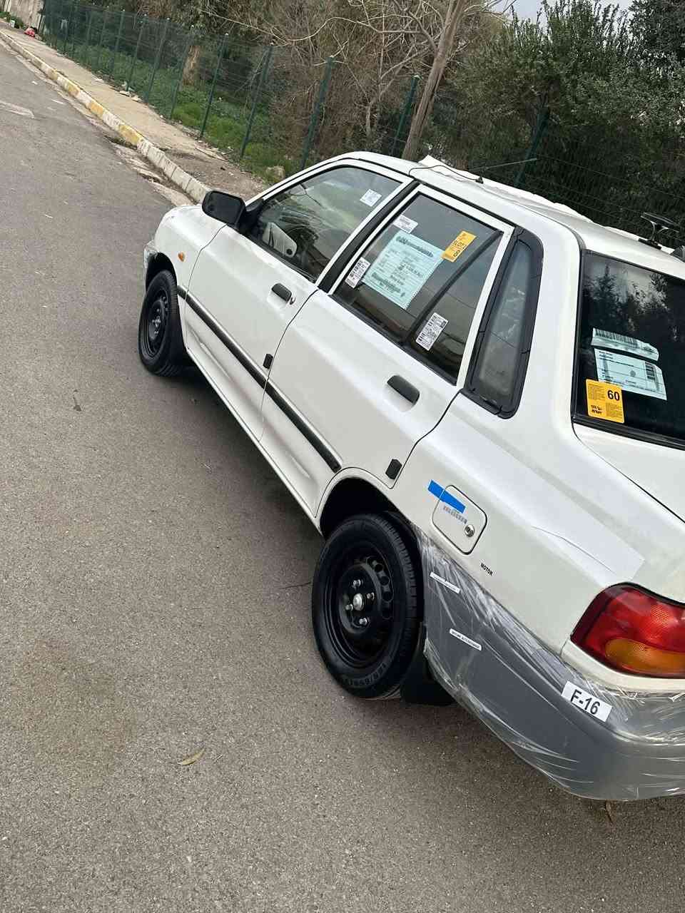 السلام وعليكم سياره سايبة البيع موديل 12محرك وكير شرط طخم تاية جديد سنويه 28كاربون بانزين السيارة ماشيه 97طخم وره وكدام جديد 
سياره جديد مال بيت شرط التحويل )***********) ***********)
