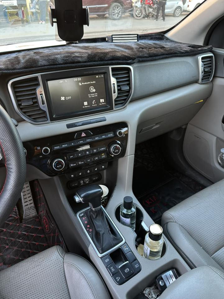 كيا سبورتج
2018
مكينه2000تيربو
فول 1/1 SX اعلى فئه
بصمه 
بانوراما
تدفئه
هاندبريك بصمه
ختم ستيرن رياضيSX
داخل بيجي
مري شفط
توقف ذاتي
ماشيه47الفmi

حادث جاملغ وبنيد بدون شاصي ولغد
+بارد باب الصدر
السياره نظيفه جداً 
كير ومكينه مكفوله
السعر 160 وبيه مجال للشراي
للاستفسار 
***********
***********
