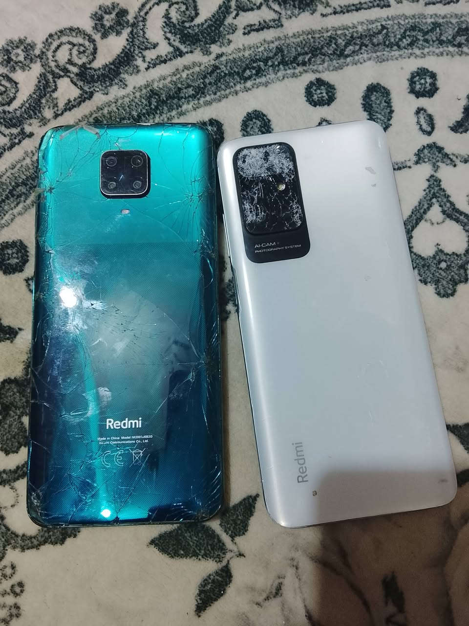 موبايلات للبيع عطلهن بس شاشه سعرهن 50الف مكاني بابل 
***********
