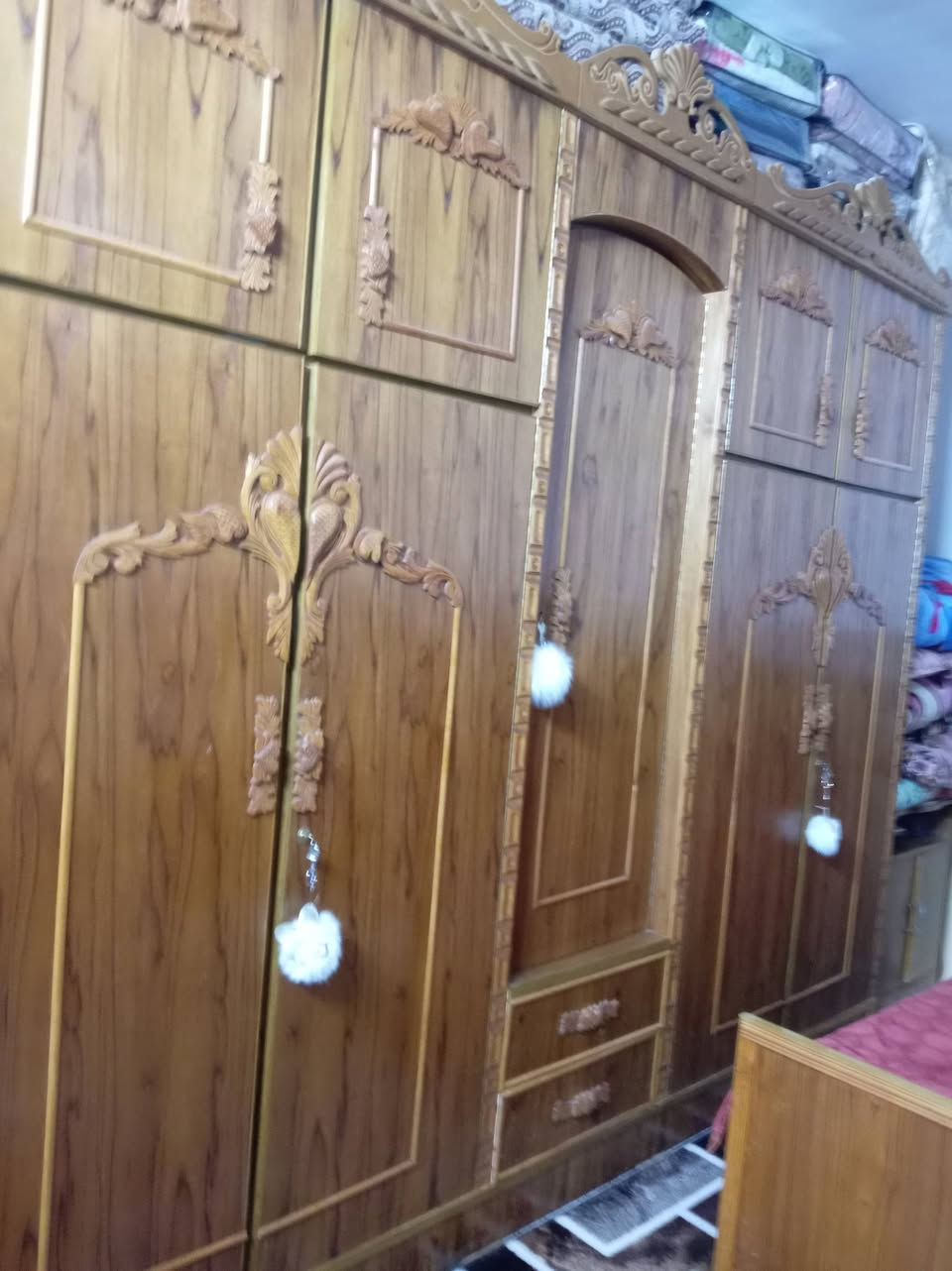 السلام عليكم
#مكلف_بلنشر
ثلاث تخوتة وقنصور حيل انضاف سعر القنصور 650 وبي مجال والتخوتة سعرهم 350 وبيهم مجال
رقم الموبايل :***********
