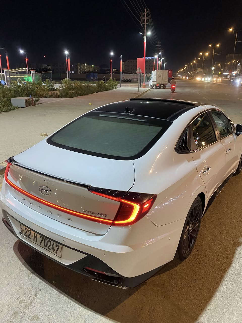 يا الله 
اخوان سوناتا2020 وارد امريكي 
فول مواصفات لمتد 
بنوراما 
رادار 
مثبت سرعه 
تحديد مسار 
قياده ذاتيه فول مواصفات
تشغيل عن بعد وتحكم بل بصمه للامام والخلف 
نقطه عمياء 
فول. للأخير وبعد الموصفات المعروفه عن السوناتا 
السياره حادثها بامريكا صفحه السايق مبدل بيها بابين 
وصبغ الچاملغات الامامي ولخلفي 
للتواصل رقمي وتساب فقط ***********
