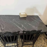 ميز طعام • نظيف • سبع ابكار