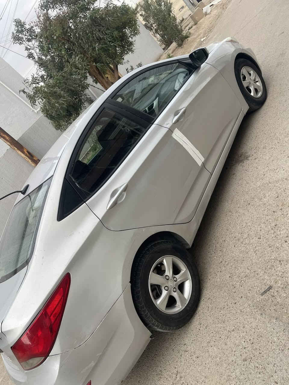 السلام عليكم كسنت للبيع موديل ٢٠١٦ وارد حادثه قبق جنطه وجاملغ خلفي وبيه تصليح ب حوض مكينه ١٦٠٠  مكينه كير مكفوله تخم تاير شاشه كامره تحكم ستيرن  سياره جاهزه رقم  بغداد دولي باسمي سونار ب منشور مكان سياره بغداد السعر ٨٣ بيه مجال بصيط الاتصال ***********
