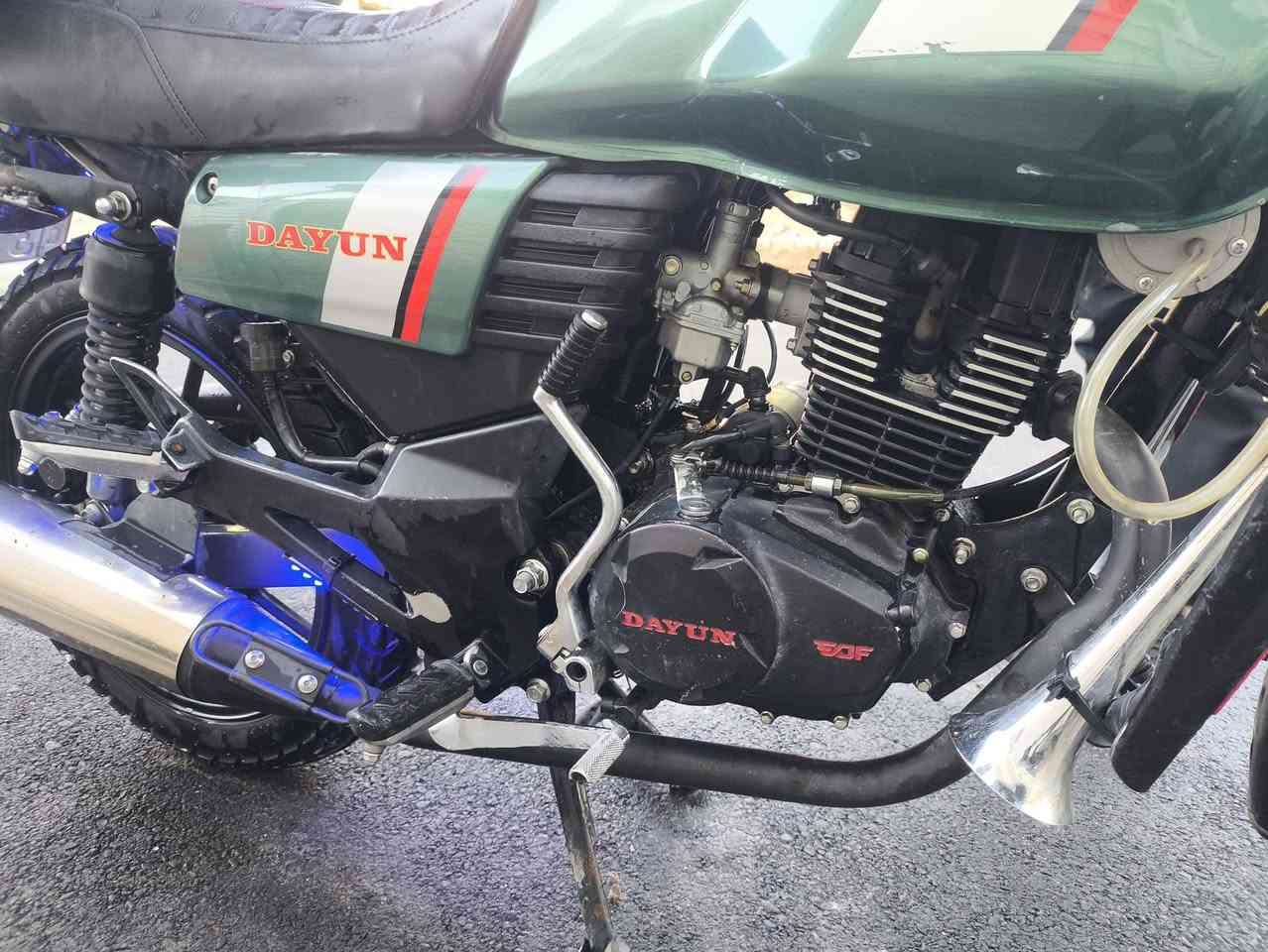 سلام عليكم لاتي موديل 2023 رقم بغداد السعر مليونين 300 بيهه مجال قليل مكان بغداد شرطه الخامسه رقم ***********
