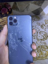 11برو ماكس فقط ضهره مكسور ممفتوح رايده ب260وبي مجال بسيط مكاني بغداد ر...