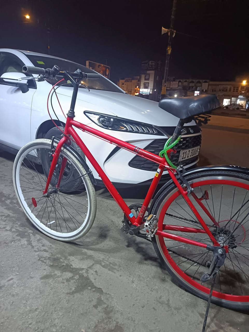 بيسكل c 700 خفيف كلش
نضيف ٩٥ /بل 100 

سعر 75 قفل

مدينة الصدر ***********
