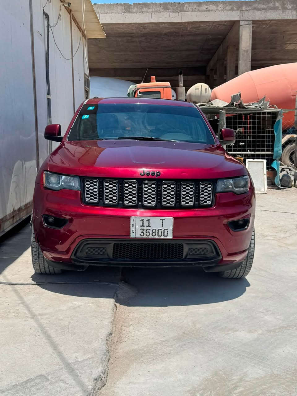 جيب موديل ٢٠١٧ ب اسمي سنوية جديدة 

 ماشية ١٢٠

محرك v6 ٣٦٠٠

فتحة كشنات جلد وتحكم كهرباء وتدفئة كشنات 

السيارة جديدة وجاهزة مابيها اي نقص

بيها ٥ قطع صبغ فقط بدون ايربالك

السعر ١٧٥ 
***********
