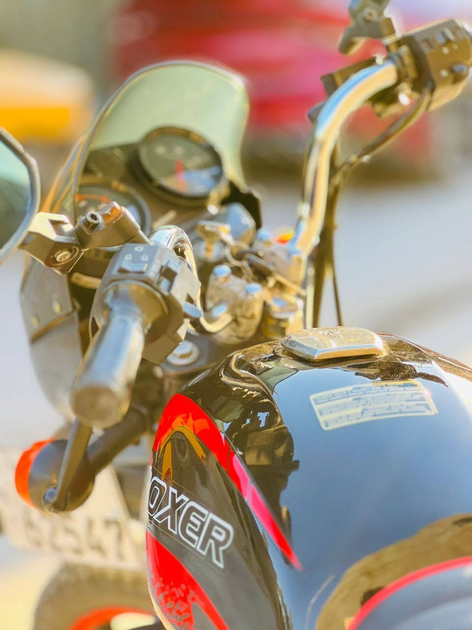 يالله 
بوكسر 22 طالعه ب 23
دراجه نظيفه واحلا من الصوره
مكينه بحاله جيده لاتنقيص لا تبخير
كهربائيات كامله +جنط +صندوگ
رقم أنگليزي  وسنوية دراجه مشروع وطني وباأسمي 
تحويل وين متريد وشوكت ميعجبك السعر 1900
وبيها مجال بسيط للاتصال ***********
