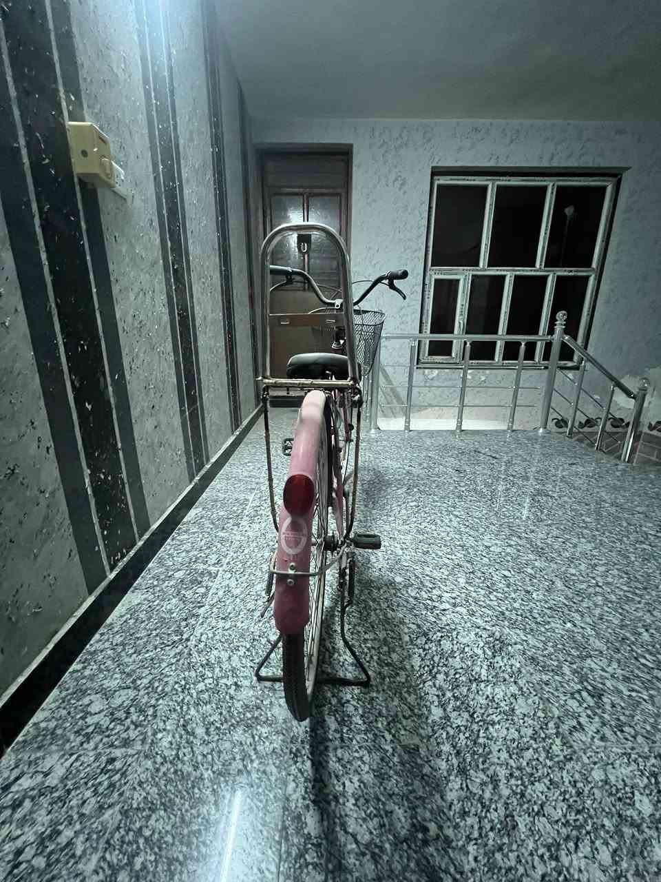 بايسكل للبييع على حطته السعر 45 وبي مجال بغداد حي جميله الرقم ***********
