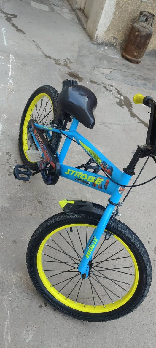 سلام عليكم بايسكل ستعمال 20يوم فقط سعره 45 مكاني الشعب رقم واتساب ***********
