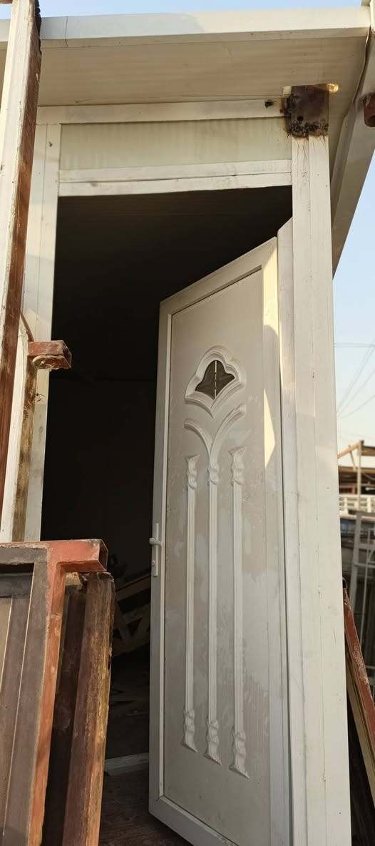 كرفان 3.80×4متر السعر ١٢٥٠ العنوان بغداد الشرطه الخامسه ***********
