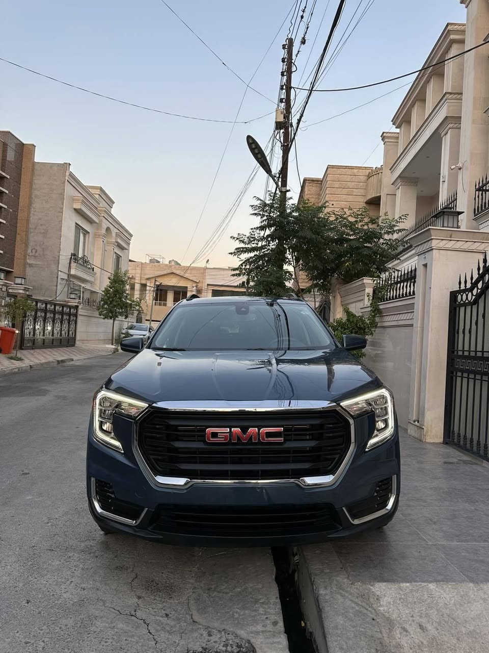 جم سي تيران 2024 شكل حديث
سعر 129
***********
***********
حادثا طخطخات بيهه و مصبوغه مكان طخات و سقف بيهه تعديل pdr بدون صبغ سياره صح بيهه صبغ بس حادث جدا خفيف بدون دواخل و بدون ايرباك ماشية 31 الف سياره جديدة مابيهه مصروف گير محرك و كهربايي و تبريد بحالة شركة فول مواصفات عدا فتحة
بصمة و دخول ذكي و ابواب بصمة و شغال عند بعد شاشه كبير و رادار امامي و خلفي و جانبي دفع رباعي 4/4 و جميع انظومات قيادة و اقتصادية بجم و خلف كبس شركة فول تحكمات كشنات كهربايي و تدفئة و كشن هزاز و مانع تصادم و اوتو ستوب و اوتو هولد توقف ذاتي بعد بيهه هوايه مواصفات ماذكرتها 
سياره رقم كاتي تترقم شمالي مكانها اربيل
