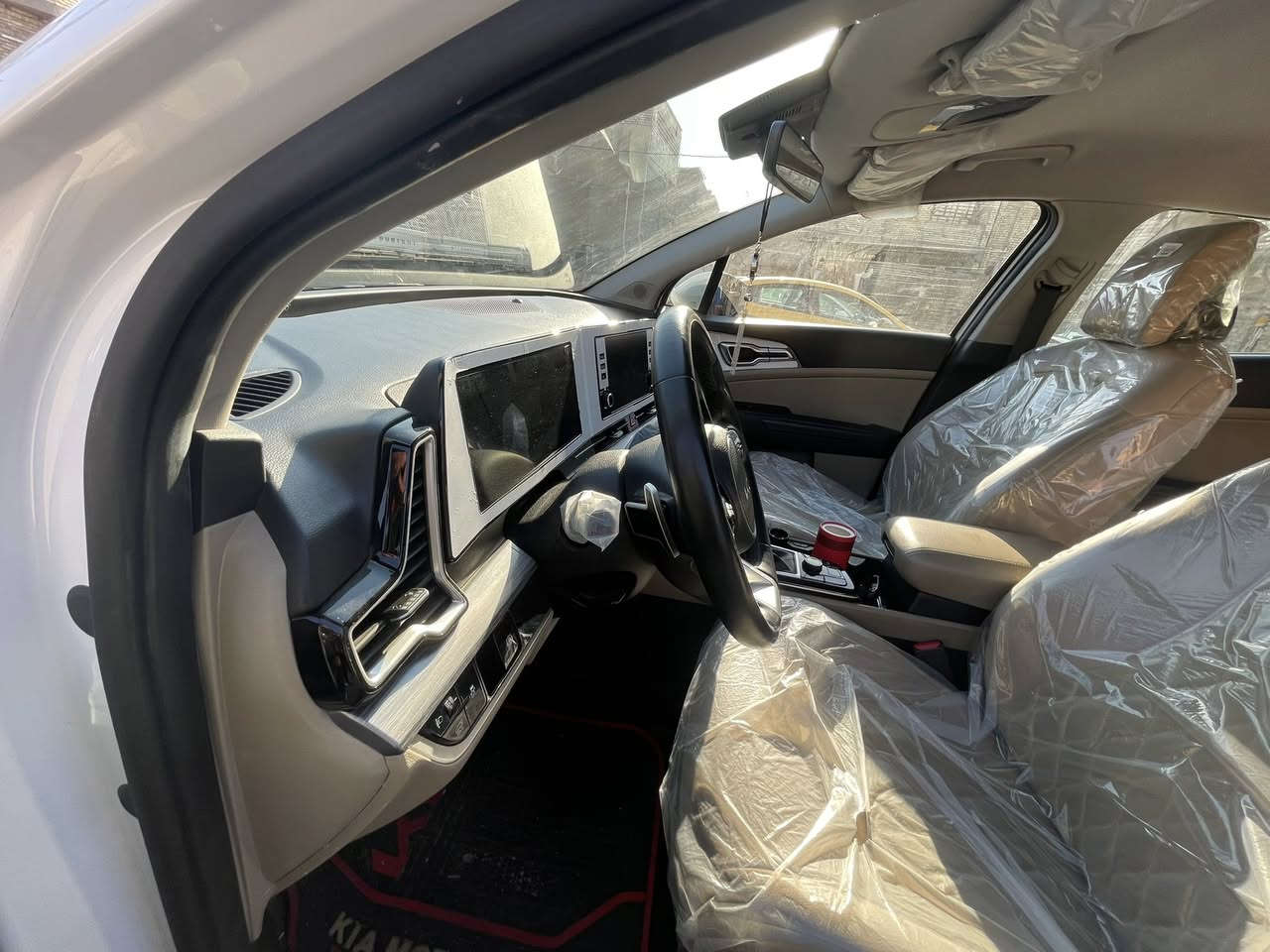 السلام عليكم
كيا سبورتج 2024
خليجي
ماشيه 26الف حقيقي على ايدي
رقم أربيل هزه وسنويه جديدتحويل ثاني يوم
كفالة عامة من الضربة والصبغ 
بصمه تشغيل
بصمه ابواب
تحكم ستيرن
شااشة متصل 
كامرة خلفية
حساس امامي 
حساس خلفي
كشنات جلد 
سايد بريك بصمة
وباقي المواصفات معروفه
عنوان السياره بغداد جميله
***********
