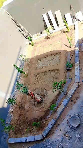 السلام عليكم  اخوان حراثة حدائق وترتيب وزراعة الثيل ***********بي واتساب مكاني بني منصور
