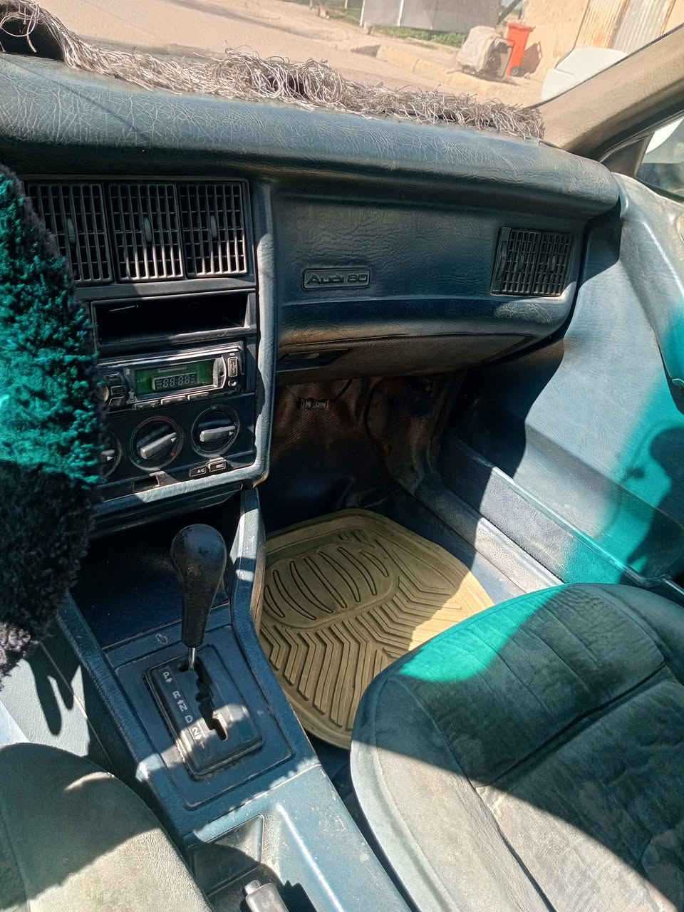 سلام عليكم اخوان عندي هاي اودي موديل 1990 سياره حلوه محرك جيثا بي بخار اشوايه كير اوتماتيك شرط سعره 15 ورقه عنوان كركوك داقوق رقمي *********** ملاحضه /دفتر بنزين مابي Singapore
