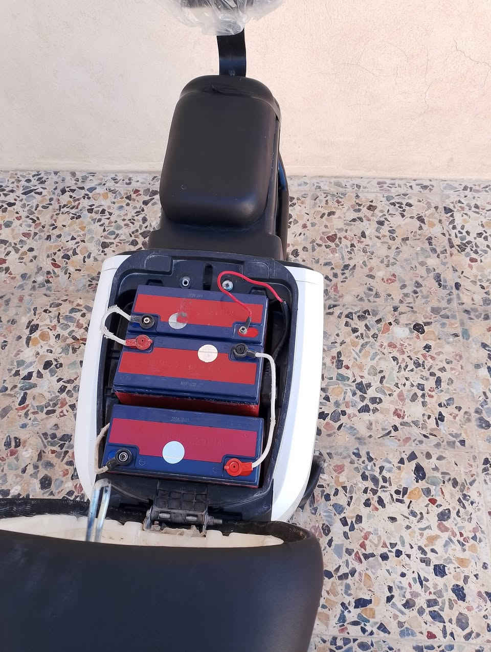 سلام عليكم دراجه شحن R900جديدكلش موديل 2025 بطاريات6 اكبار  جدد استعمال قليل كلش  دراجه جاهزه 
السعر 480 وبيه مجال  مكان البصره الزبير 
اتصل ***********.
