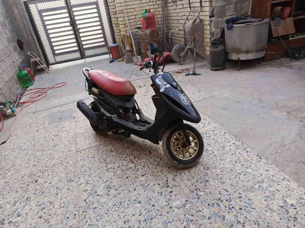 ماكس عدلة للبيع دراجة شغالة شلعة معدل  السعر ٢٥٠ مكاني بغداد المشتل الشراي يتصل عل رقم ورجائن المو شراي لا يتعبني ***********
