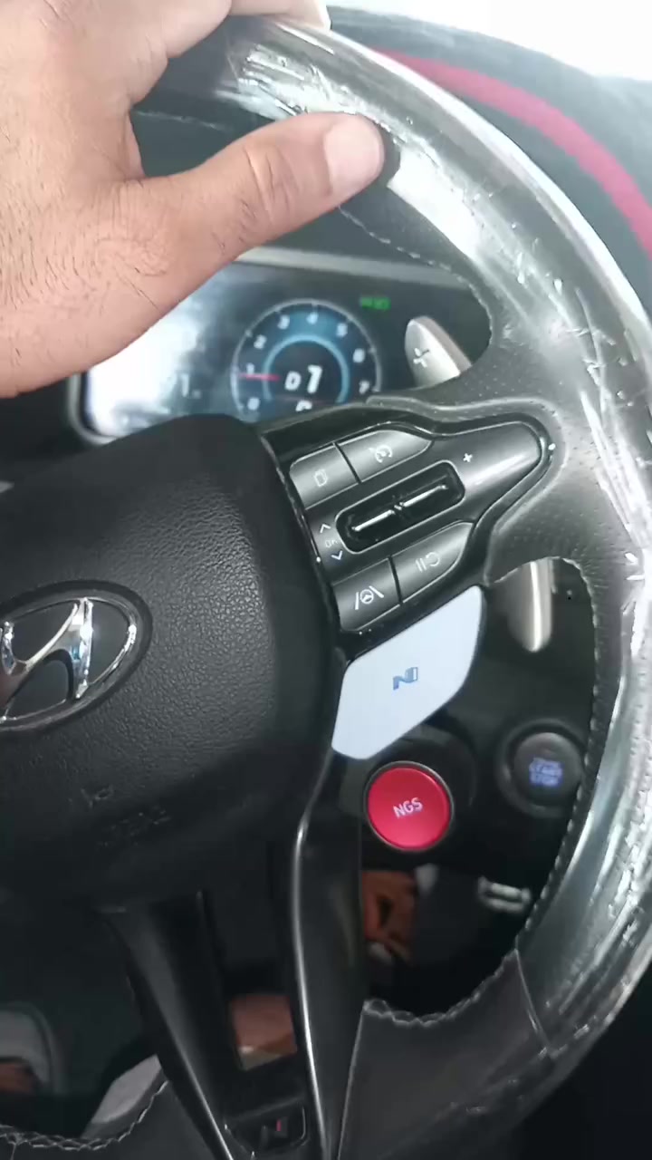 سلام عليكم
سيارة كونا N ٢٠٢٢ ويل ١٩ لايت زنون رادار امامي خلفي 

باقي المواصفات معروفة السيارة ماشية ٥٠٠٠٠ كيلومتر 

حادثها جاملغ خلفي جهة السايق 

محرك ٢٠٠٠تيربو كير ٨ نمر السعر ١٦٥ و بي مجال

المكان بغداد قرب جزيرة بغداد

للاستفسار الاتصال على ***********
