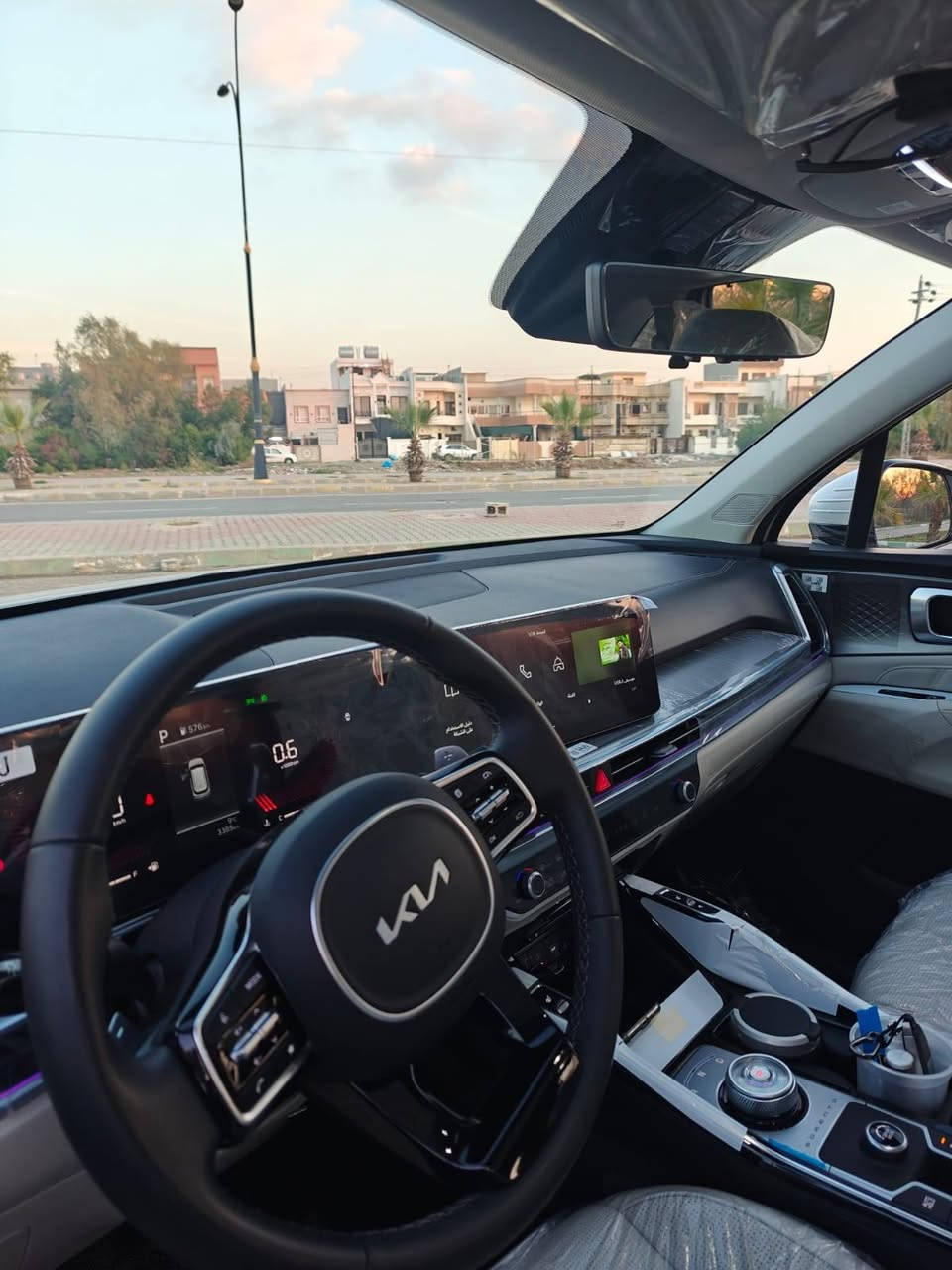 سورنتو KIA SORENTO 2025
    رقم شمالي (اربيل)
•عداد المسافه: ٣٤٠٠ km قابل للزيادة
    مكفولة كفالة عامة نقطة مابيها .
✅المواصفات
• المحرك: 6 سلندر 3500
• بانوراما ، بصمة ، كير ماوس
• ويل حجم ٢٠ 
• ليد امامي نهاري
• مقاعد امامية كهربائية تدفئه وتبريد
• مقاعد جلد اصلي
• نظام تكييف 3 قطع
• شاشة لمس كبيرة مع نظام ملاحة
• بردات خلفية
• حساسات أمامية وخلفية
•دبل كاميرا خلفيه
•مرايه اوتو دم ، وحساس مطر
• تحكمات المقود ومودات الصوتية
•هاند بريك كهربائي
• مانع انزلاق وانحدار المكابح
• نظام مراقبة ضغط الإطارات
💰السعر: 352 وبي مجال قليل علما زيرو مالتها ٣٦٣
للاستفسار الاتصال على الرقم ☎️ *********** 
العنوان📍 كركوك
