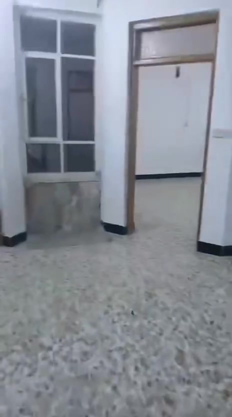 سلام عليكم 
شقه للايجار شقه حلوه او جبيره او نضيفه
مكانه بل كفاءات السيديه قرب اسواق اميره
استفسار ***********
