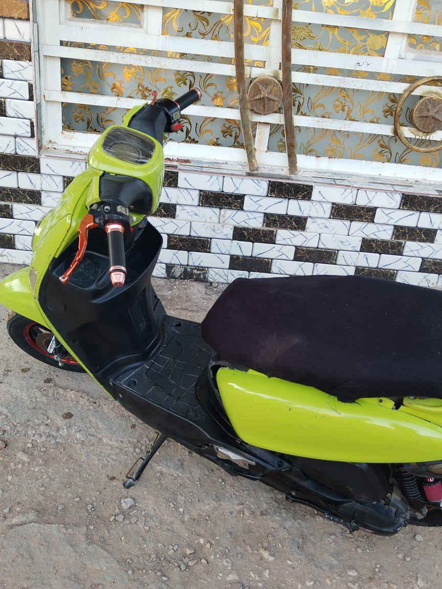 السلام عليكم 
دراجة ماكس بوليس صيني 
محرك ماكس عدلة مفتوح بس ولفات
الدراجة كاملة من كهربائيات ومكينة نكرة سلف وشلعة ومعدل خير من يم الله ما نقصها اي شي 
الله شاهد ماتذب عليها ولا فلس دبلات شغالة كلشي شغال 
السعر 350 الف وبيها مجال للشراي 
للتواصل خاص او على *********** وبي واتساب
