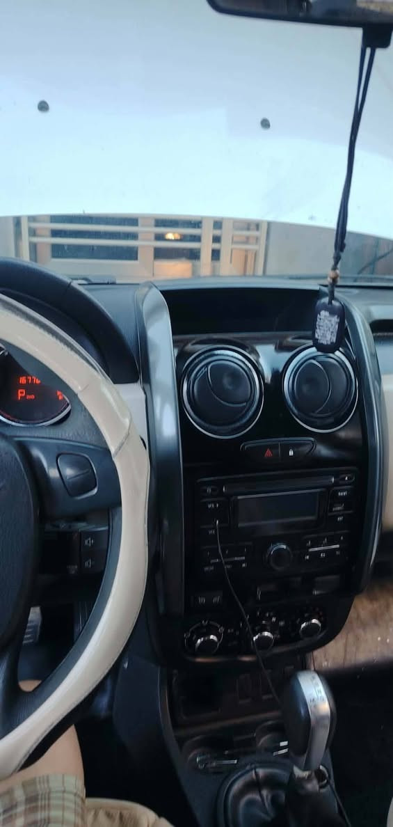 السلام عليكم
رينو داسترا 2018 خليجي
 مكينة كير تبريد كهربائيات وضع شركة كير AT
مكفولة بيها بارد موضح بالسونار وبالصور
ماشيه 167
السعر 82 بي مجال قليل جدا حق الجية
سنوية لل2030
مكان بابل
***********
