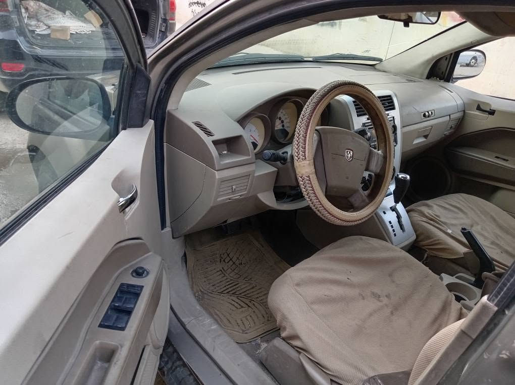 دوج كاليبر ٢٠٠٨ كيرومكينة كارةباياتي هةمو بةشةرت ٤بستونة سةنةوي كيراوة لةسةر بي انجازةيي وةسلةةكةشم لاية هيج كيشةي نية بةس بةشةرتي ئةوةليات كيشةي مةدةني و حوكمي دةفروشم
*********** أربيل, العراق
