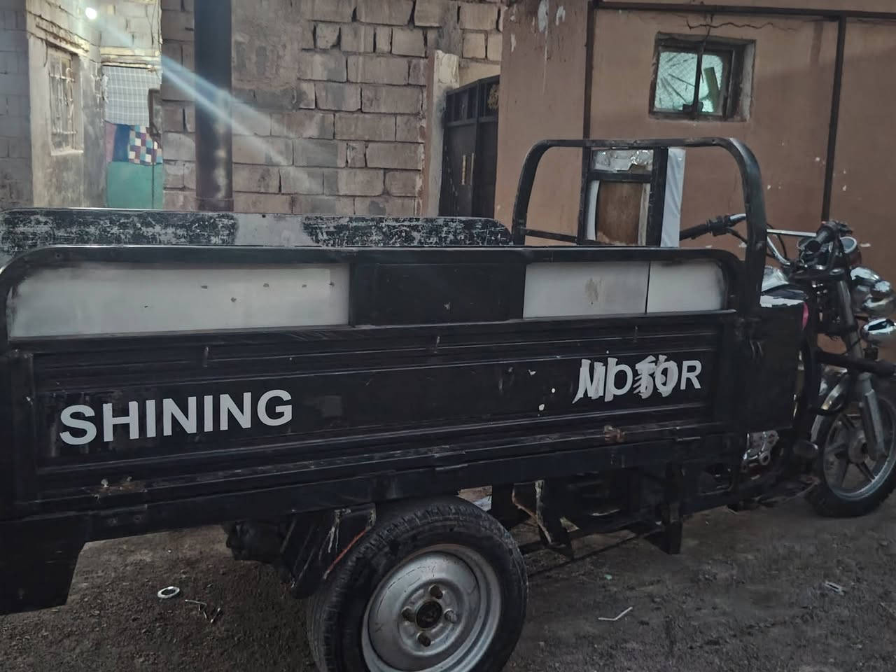 سلام عليكم ستوتة للبيع موديل ١٩ أوراق اصولي السعر مليون واربعمية ***********
