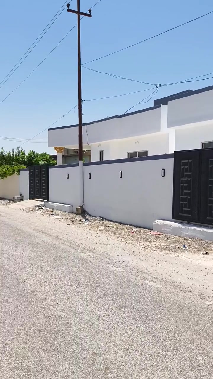 السلام عليكم بيتين للبيع حي الصياد المساحه للبيت الواحد 250متر مي وكهرباء وتبليط بيوت جاهزة بس تسكن ماطور مي تانكيات كيزر بنكات كلوبات كاملات من كلشي موقع 🌐مميز التفاصيل اكثر بل المقطع شوف المقطع كامل وخابرني سعر البيت الواحد 64مليون وقابل للتفاوض التفاصيل اكثر ***********
