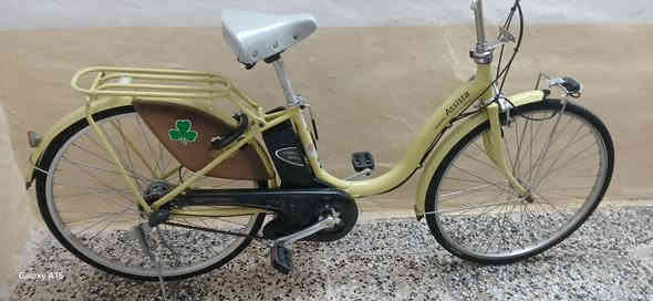 السلام عليكم بيسكل برجستون مساعد شحن للبيع هذه رقمي ***********
