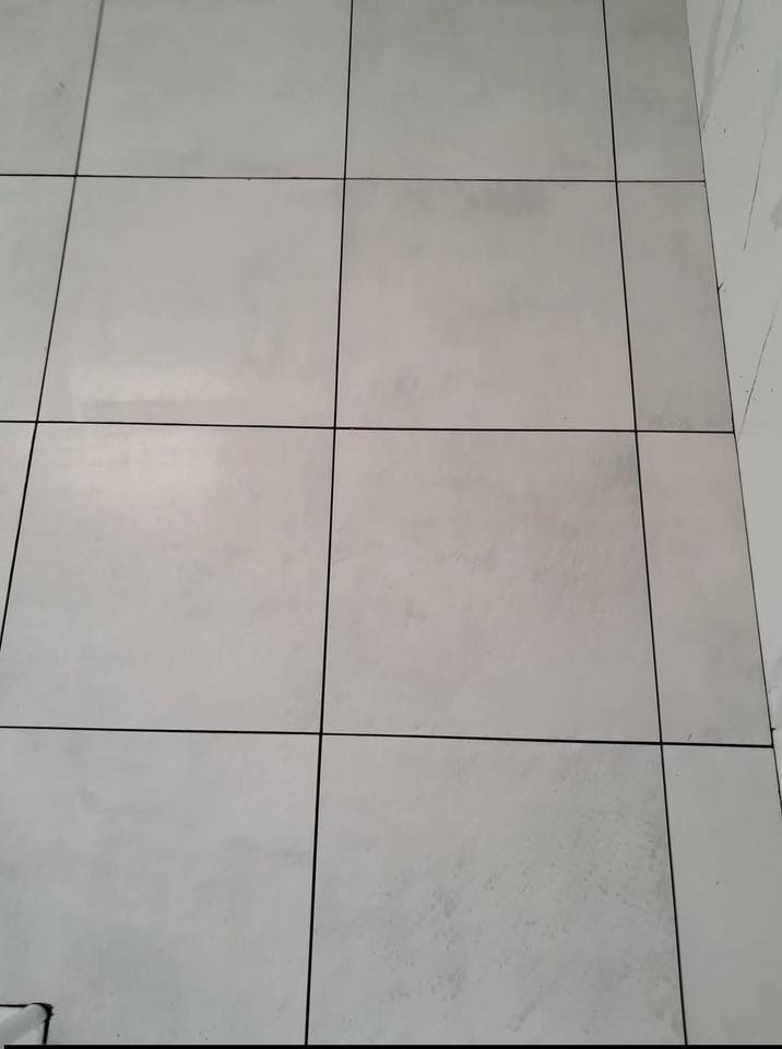 السلام عليكم بعد إذن الادمن كادر مصري درجه أولى تسليم مهندس ارضي وا جيداري ***********
