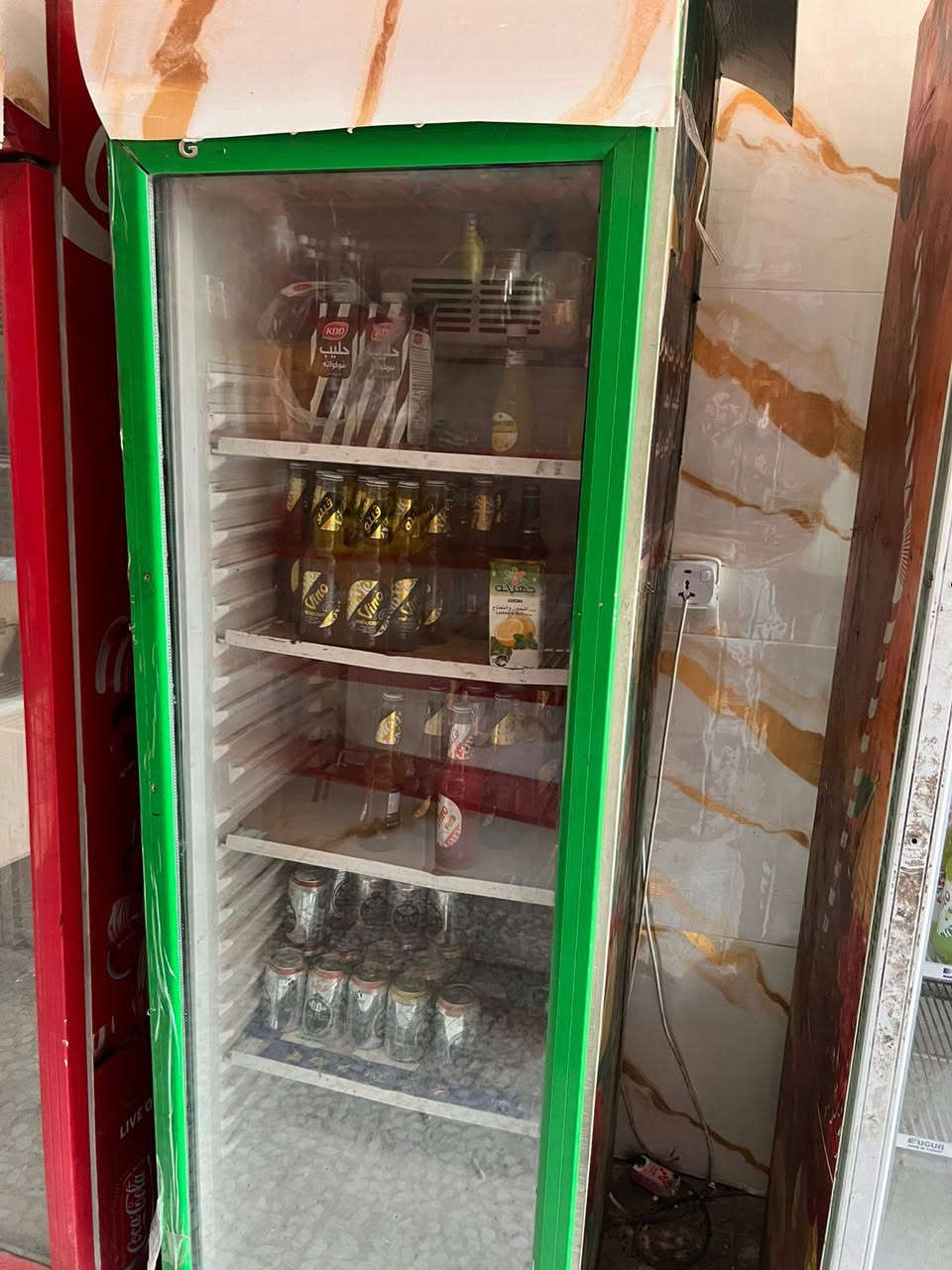 عارضات للبيع عدد 5 مع رفوف حديد مع سله جبس المكان مدينه الصدر للاستفسار ***********
