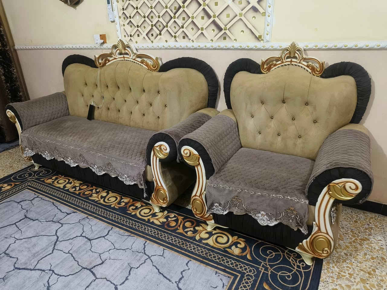 السلام عليكم تخم تاج 10 مقاعد  كامل ونضيف شغل درجة أولى ويا 8 كوشات وتلبيسه مالته 600 وبي مجال بسيط


**إذا كنت صاحب هذا الإعلان وتريد حذفه لأي سبب، رجاءا أرسل رسالة إلى الدعم الفني**